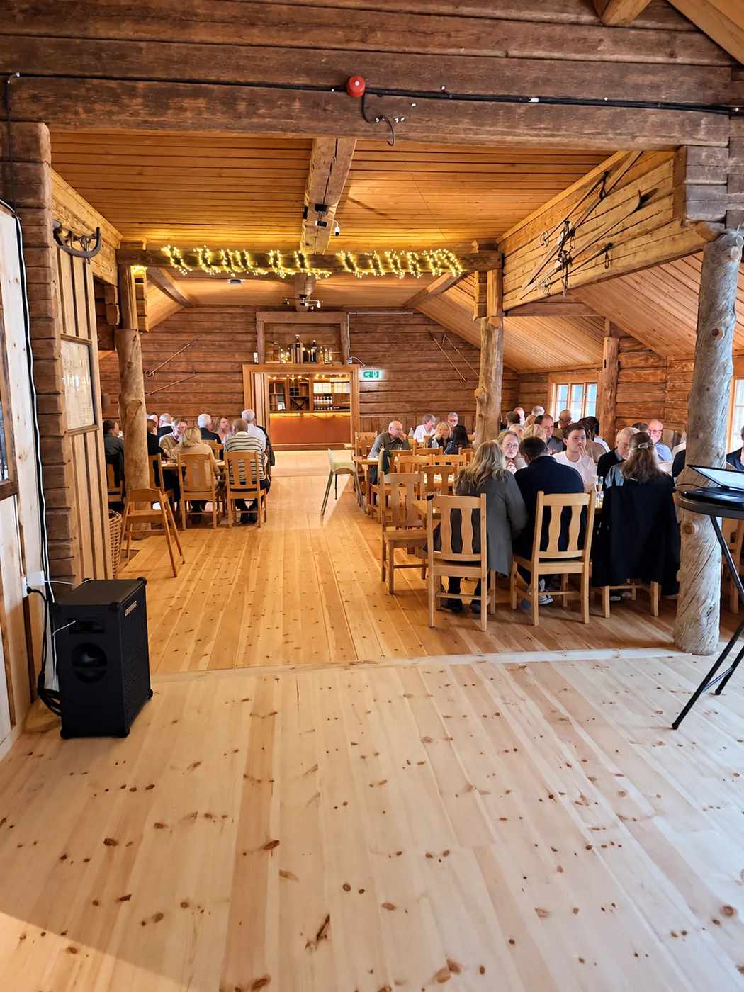 Middag i matsalen på Vargen